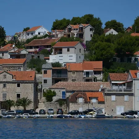 Luana * Milna (Brac)